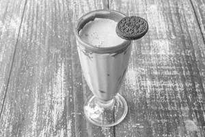 Nutella Dipped Oreo Shake