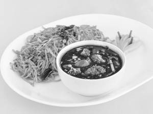 Mixed veg schezwan noodles
