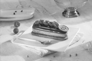 Ruby Chocolate & Raspberry Eclair 