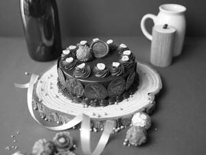 Ferrero Rocher Cake 0.65 Kg