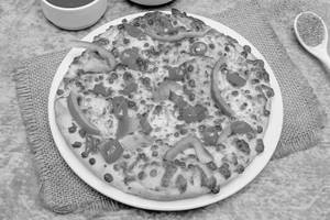 Cheese Capsicum,tomato Pizza