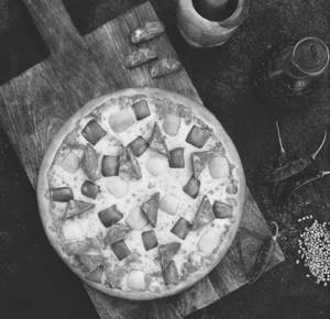 Tangy Schezwan Paneer Pizza