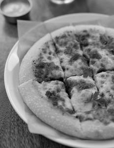Cheesy Garlic [8 Inch]