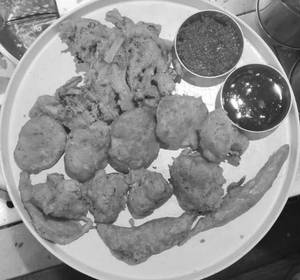 Veg Pakora [1 Plate]