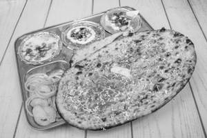 Garlic naan thali