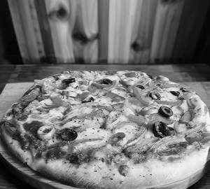 Peri peri cheese pizza