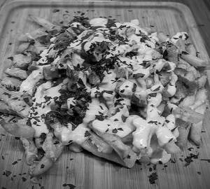 Peri peri cheese fries