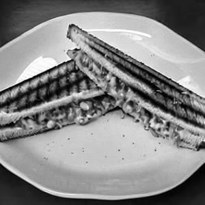 Grill Garlic Cheese Chilli Sandwich