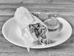 Kubbus roll shawarma