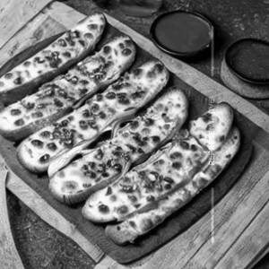 Paneer Garlic Bread