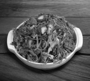 Chicken schezwan noodles