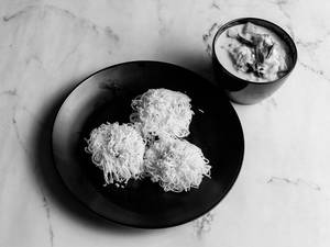 3 Idiyappam + Chicken Stew