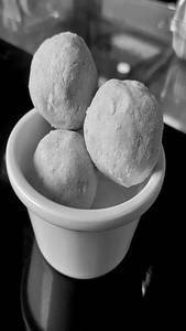 Besan Laddu [300 Gm]