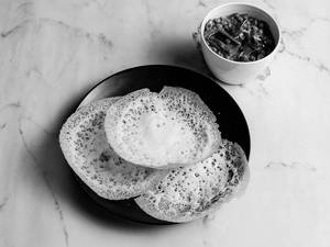 3 Palappam + Kadalacurry