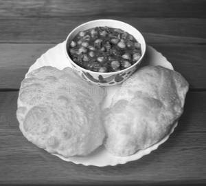 Chola Bhatura