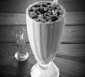 Oreo peanut butter shake
