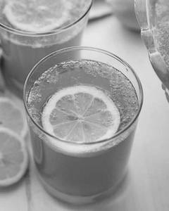 Strawberry Lemonade (iced)