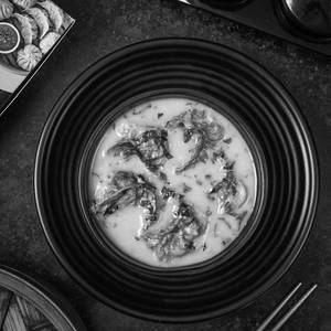 Leafy Green Soupy Chicken Momo