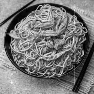 Chilly Garlic Noodles (Pork)