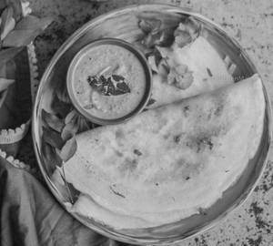 Egg garlic dosa