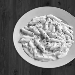 White sauce pasta   