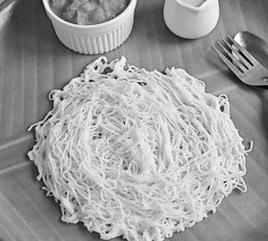 Idiyappam [3 Pieces] With Veg Korma