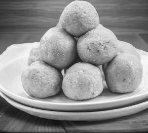Besan laddu