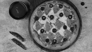 Chicken Salami Pizza