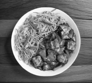 Veg Chowmein (1/2) + Paneer Chilly (1/2)