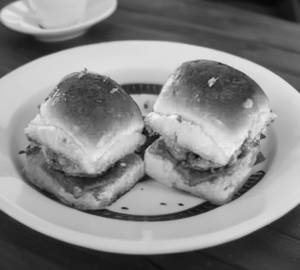 Peri peri vadapav