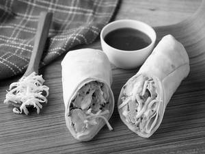 Malai Chicken Tikka Roll