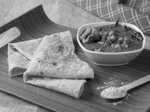Chapati (2 Pcs) + Chicken Gravy