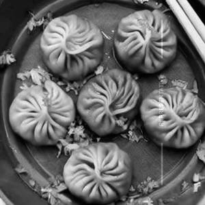 Veg Gravy Momos