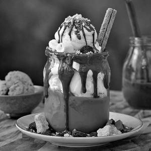 Marshmallow Hot Chocolate Fudge Sundae