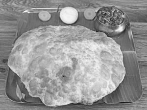 Channa Bhatura (1pc)