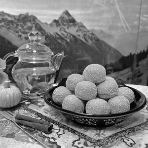 Til Khoya Laddu