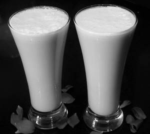 Rose milkshake [300 mi] 