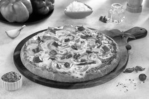 Chicago Veggie Treat Pizza