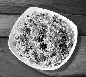 Chicken Dum Biryani [HALF] With Raita 