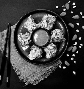 Chicken Reshmi Malai Tandoori Momos