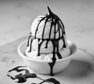Vanilla with hershey (3 Scoops)