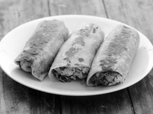 Aloo Paneer Roomali Roll With Mint Chutney