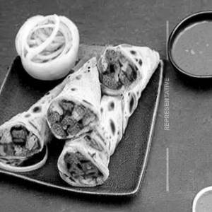Achaari Tikka Roll
