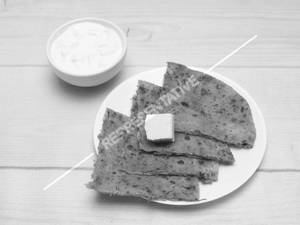 Aloo Paratha With Dahi