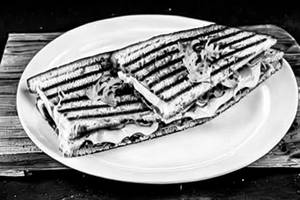 Cheese Chilli Grilled Sandwich
