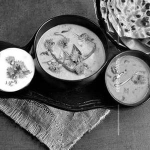 Gujarati Khatii Meethi Kadhi