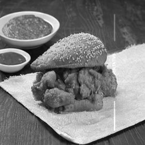 Spicy Zinger Chicken Cheese burger 
