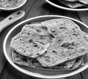 Aloo paratha [1 piece]