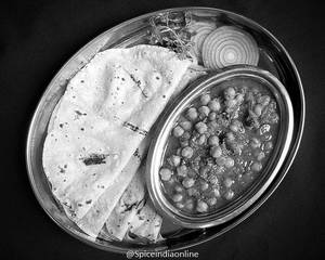 Chana Masala With 4 Roti