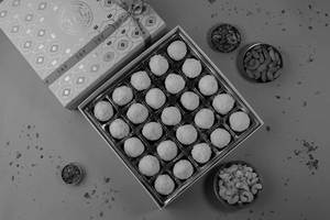 Coconut Kaju Laddoo